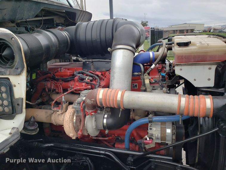 image for item DH5802 2013 Kenworth T800 semi truck