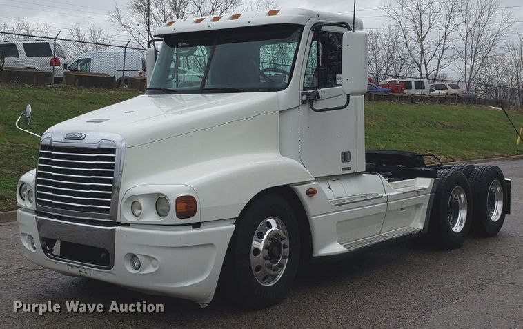 image for item DH5803 2007 Freightliner Century Class semi truck