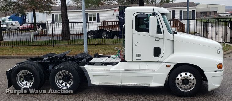 image for item DH5803 2007 Freightliner Century Class semi truck