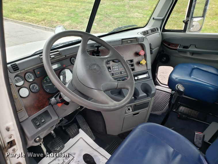 image for item DH5803 2007 Freightliner Century Class semi truck