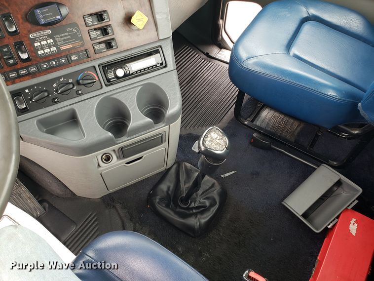 image for item DH5803 2007 Freightliner Century Class semi truck