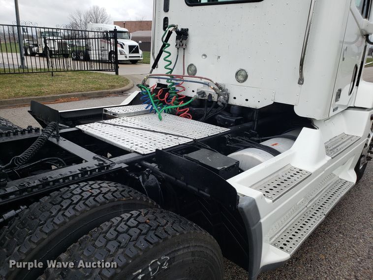 image for item DH5803 2007 Freightliner Century Class semi truck