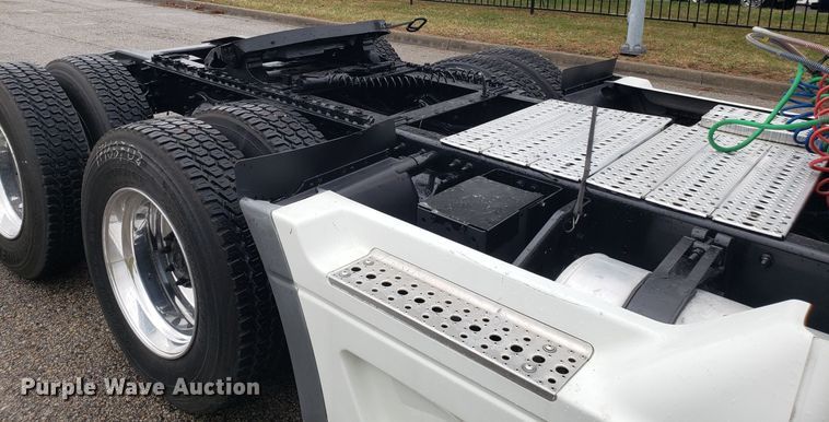 image for item DH5803 2007 Freightliner Century Class semi truck