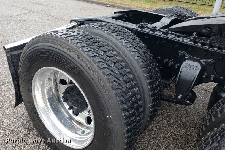 image for item DH5803 2007 Freightliner Century Class semi truck