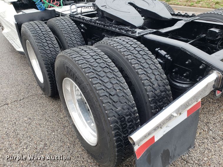 image for item DH5803 2007 Freightliner Century Class semi truck