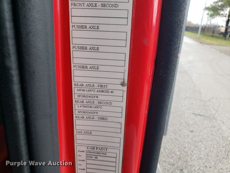 image for item DH5804 2014 Volvo VN semi truck