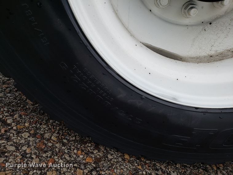 image for item DH5804 2014 Volvo VN semi truck