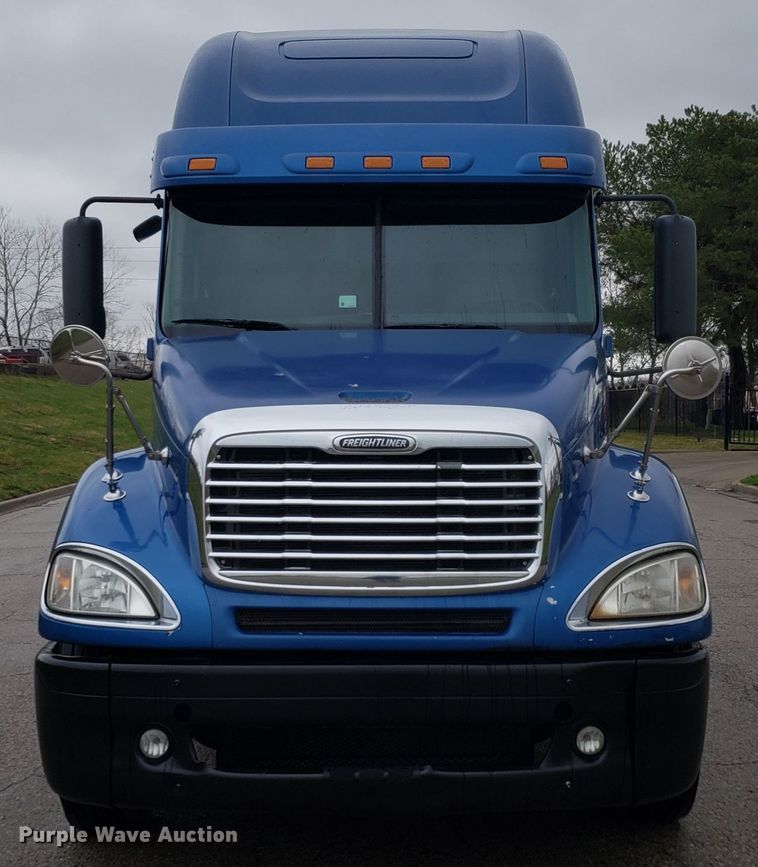 image for item DH5805 2010 Freightliner Columbia semi truck