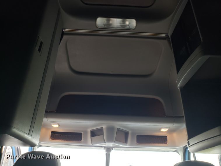 image for item DH5805 2010 Freightliner Columbia semi truck