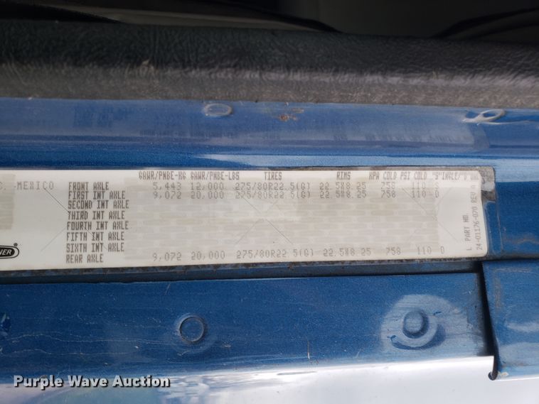 image for item DH5805 2010 Freightliner Columbia semi truck