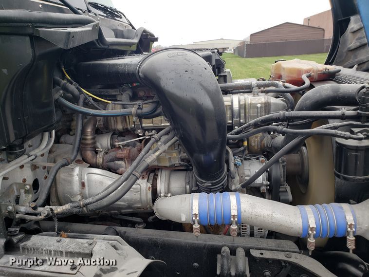 image for item DH5805 2010 Freightliner Columbia semi truck