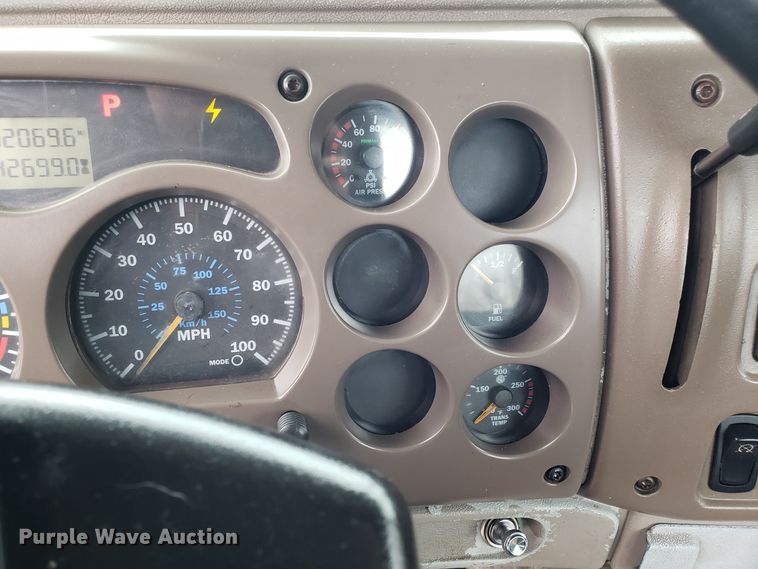 image for item DH5806 2000 Mack CX613 semi truck