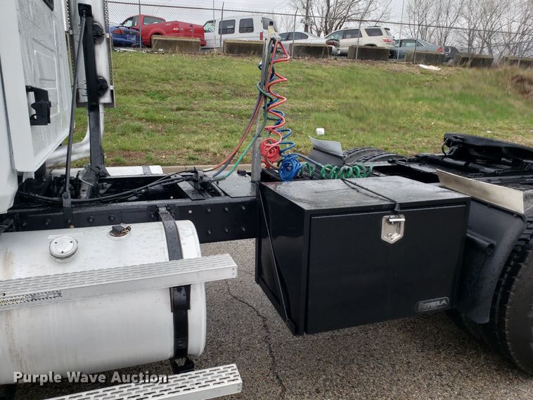 image for item DH5806 2000 Mack CX613 semi truck