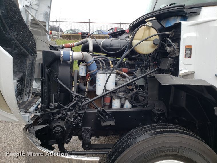 image for item DH5806 2000 Mack CX613 semi truck