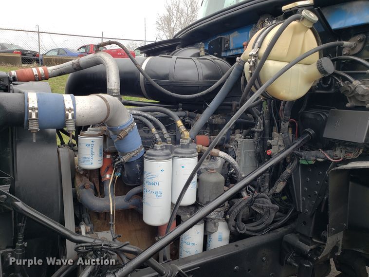 image for item DH5806 2000 Mack CX613 semi truck