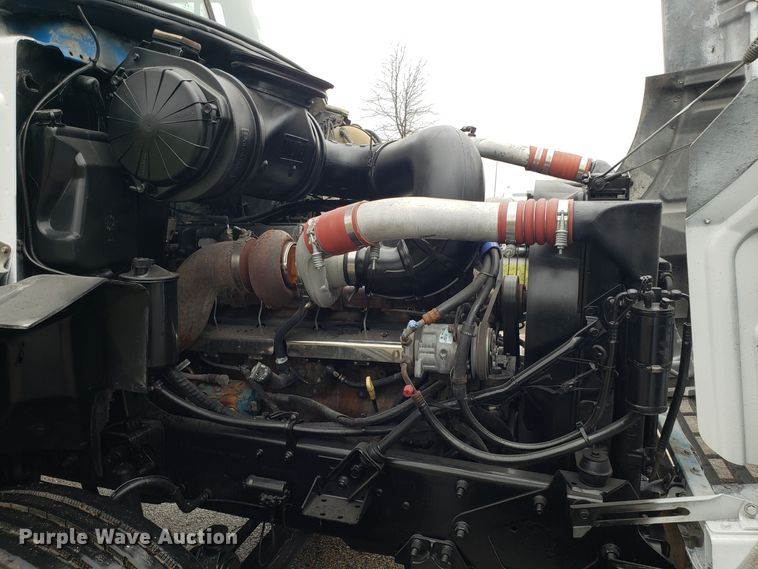 image for item DH5806 2000 Mack CX613 semi truck