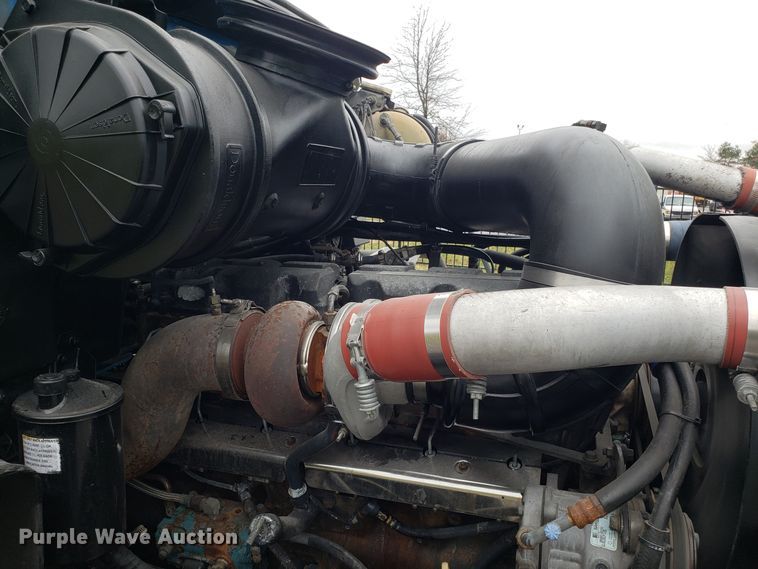 image for item DH5806 2000 Mack CX613 semi truck