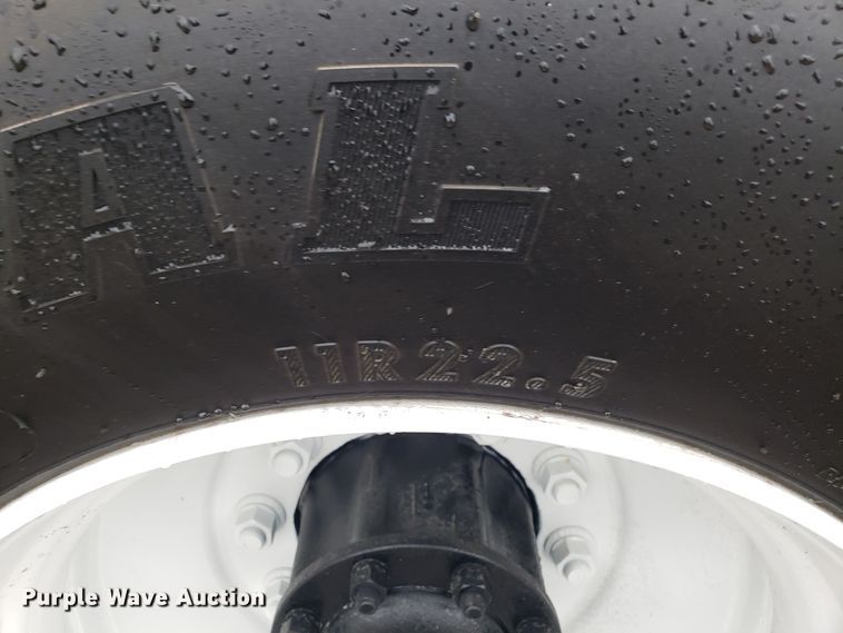 image for item DH5806 2000 Mack CX613 semi truck