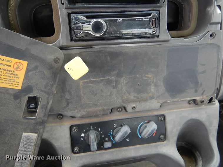 image for item DH6480 2006 Freightliner M2 truck cab and chassis