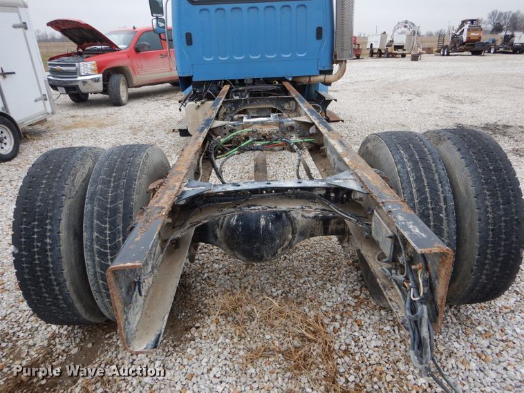 image for item DH6480 2006 Freightliner M2 truck cab and chassis