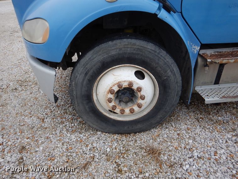 image for item DH6480 2006 Freightliner M2 truck cab and chassis