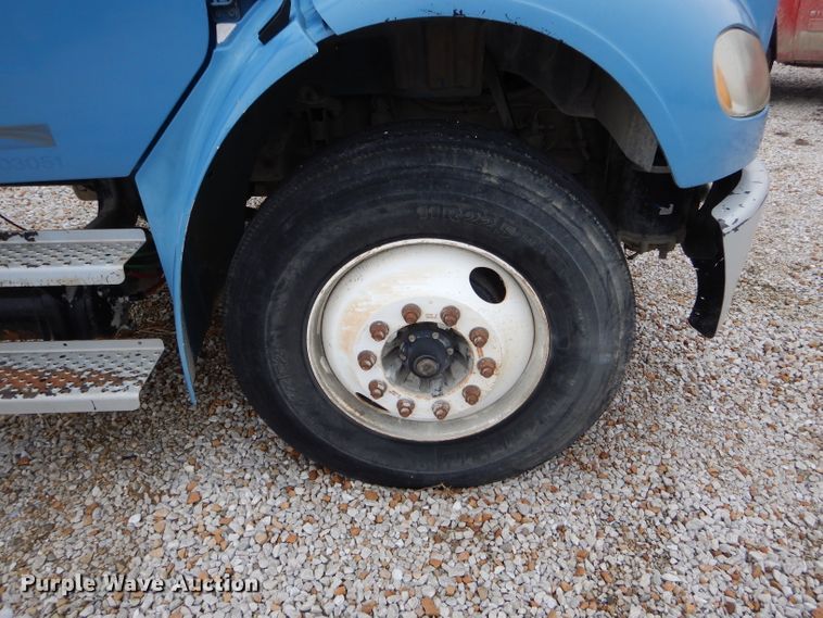 image for item DH6480 2006 Freightliner M2 truck cab and chassis