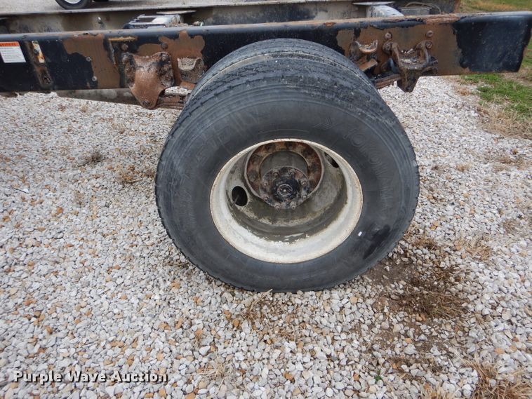 image for item DH6480 2006 Freightliner M2 truck cab and chassis