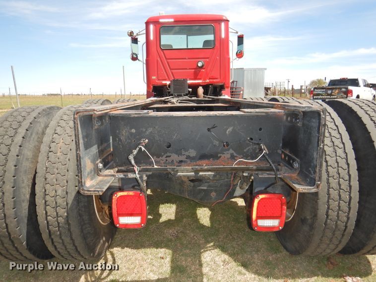 image for item DI0077 2013 Mack CHU613 truck cab and chassis