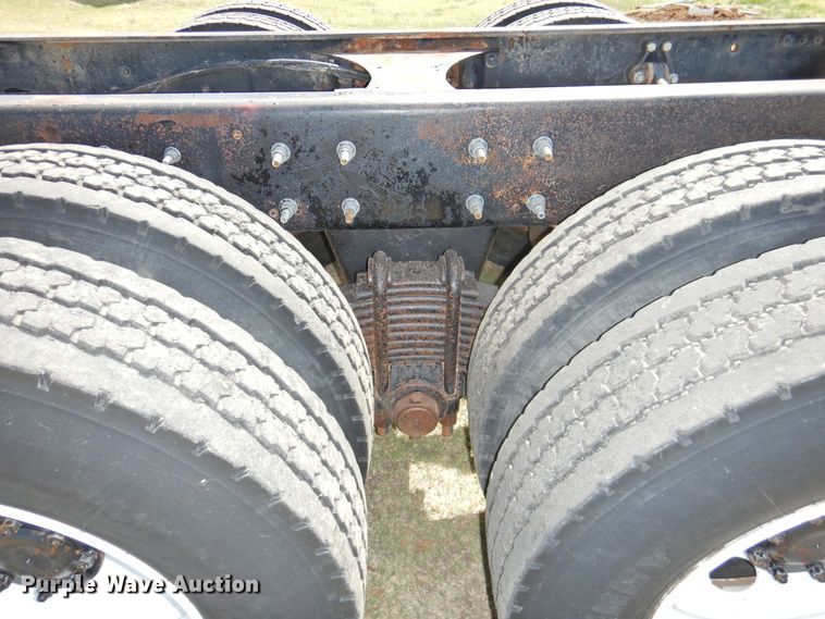 image for item DI0077 2013 Mack CHU613 truck cab and chassis