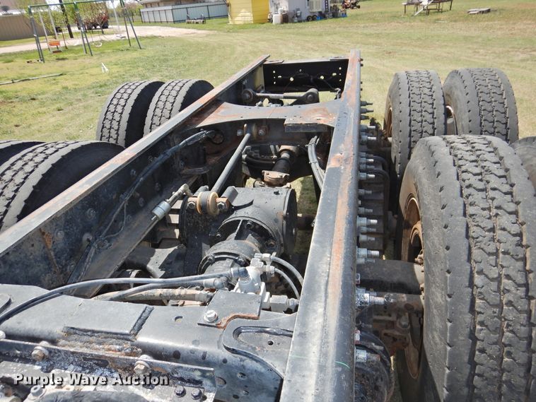 image for item DI0077 2013 Mack CHU613 truck cab and chassis