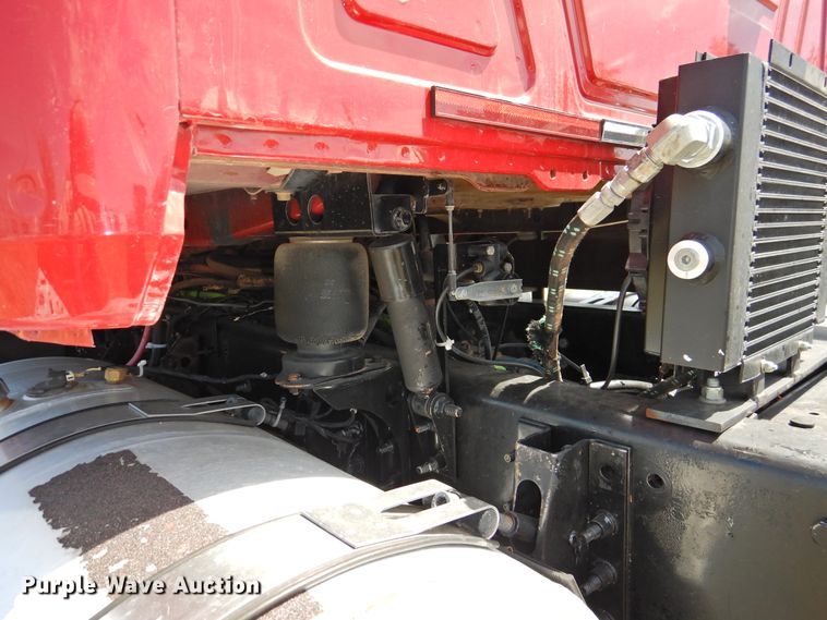 image for item DI0077 2013 Mack CHU613 truck cab and chassis