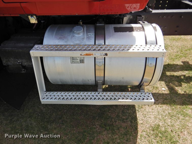 image for item DI0077 2013 Mack CHU613 truck cab and chassis