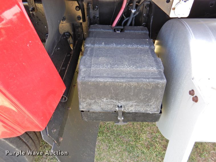 image for item DI0077 2013 Mack CHU613 truck cab and chassis