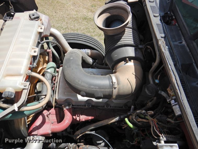 image for item DI0077 2013 Mack CHU613 truck cab and chassis