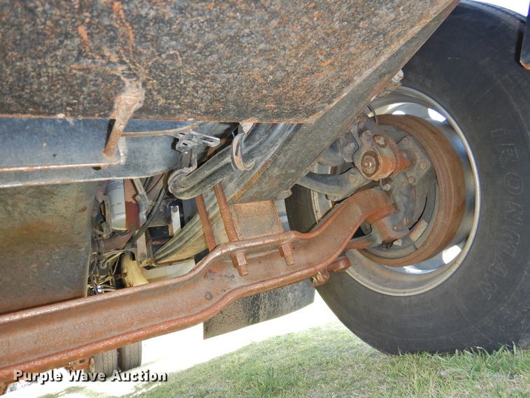 image for item DI0077 2013 Mack CHU613 truck cab and chassis