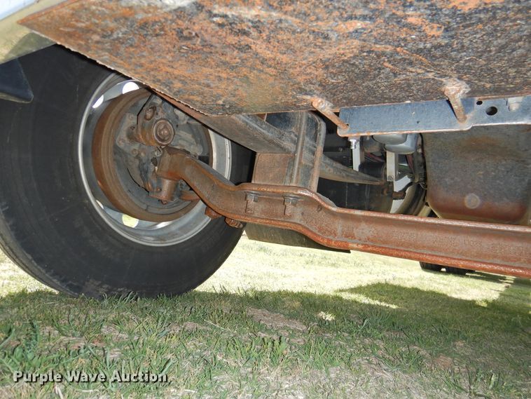 image for item DI0077 2013 Mack CHU613 truck cab and chassis