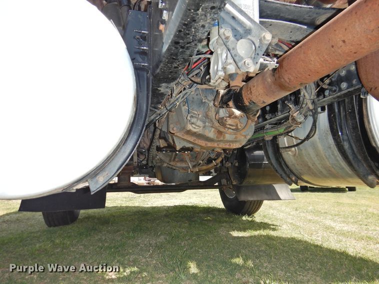 image for item DI0077 2013 Mack CHU613 truck cab and chassis