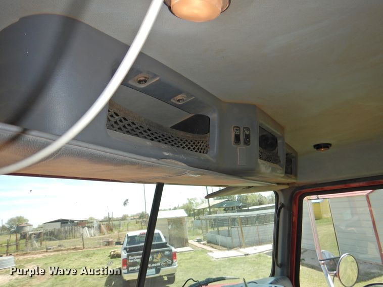 image for item DI0077 2013 Mack CHU613 truck cab and chassis