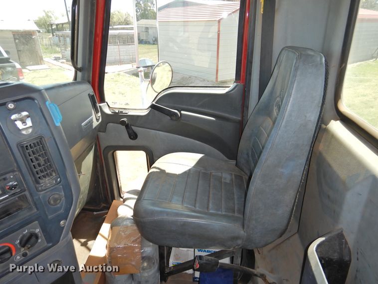 image for item DI0077 2013 Mack CHU613 truck cab and chassis