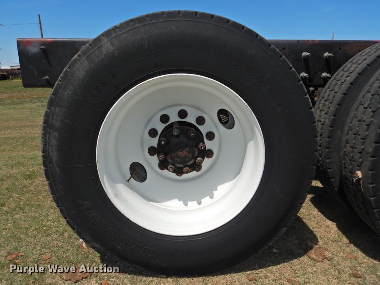 image for item DI0077 2013 Mack CHU613 truck cab and chassis