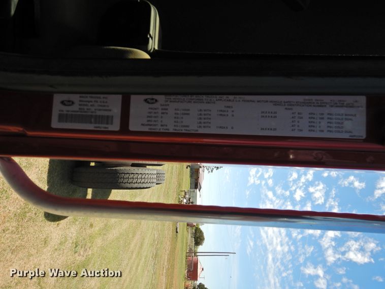 image for item DI0077 2013 Mack CHU613 truck cab and chassis