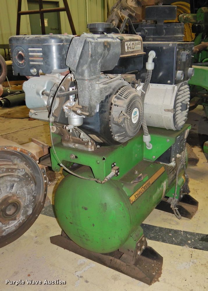 image for item DI0078 2005 GMC C4500 Crew Cab flatbed truck