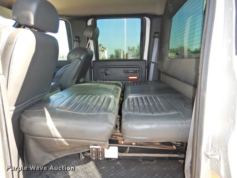 image for item DI0078 2005 GMC C4500 Crew Cab flatbed truck