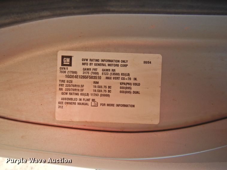 image for item DI0078 2005 GMC C4500 Crew Cab flatbed truck