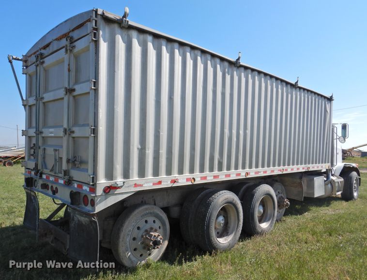 image for item DI0085 1992 Peterbilt 357 grain truck