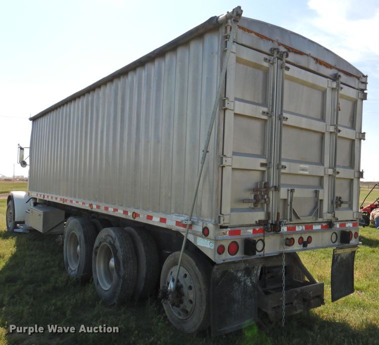 image for item DI0085 1992 Peterbilt 357 grain truck