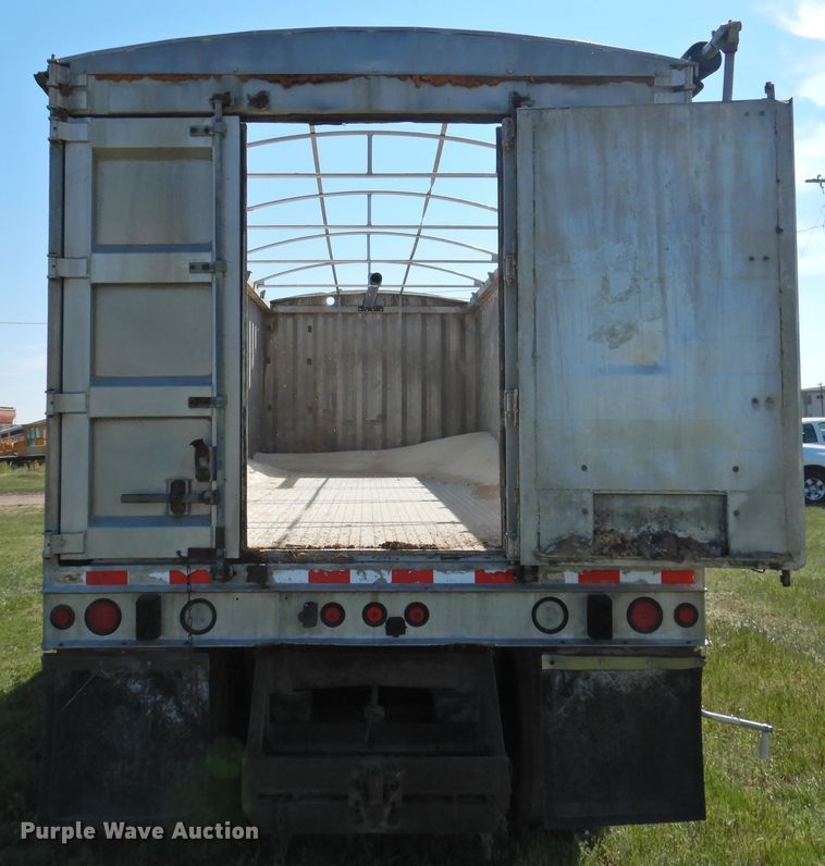 image for item DI0085 1992 Peterbilt 357 grain truck