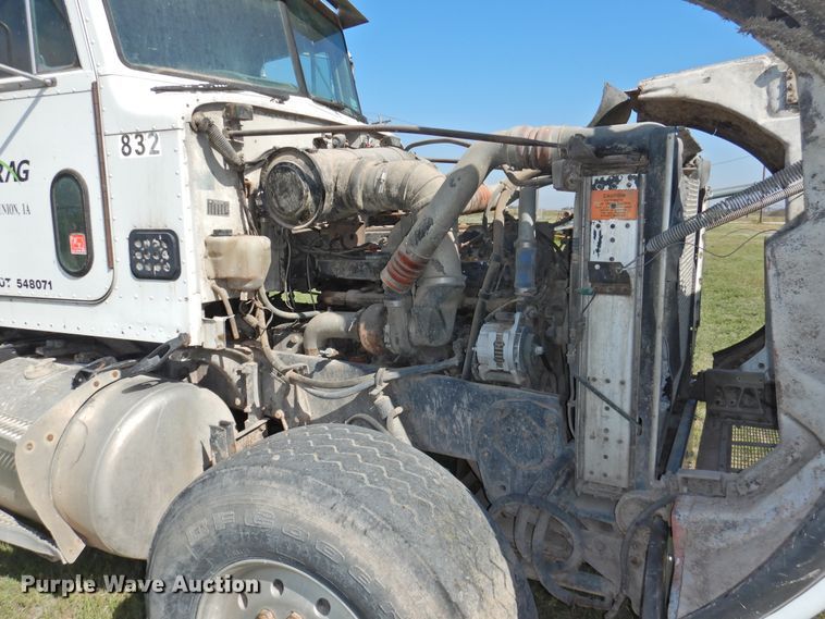 image for item DI0085 1992 Peterbilt 357 grain truck