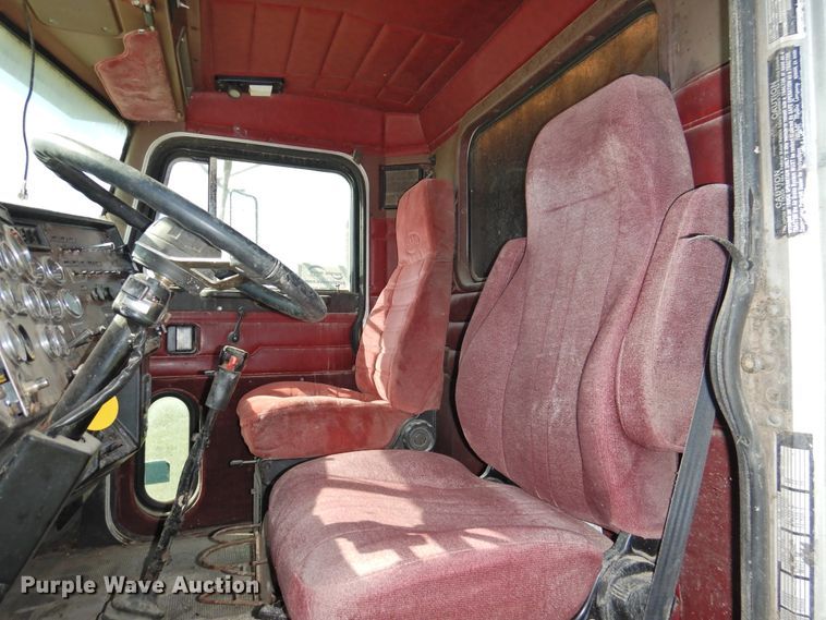 image for item DI0085 1992 Peterbilt 357 grain truck