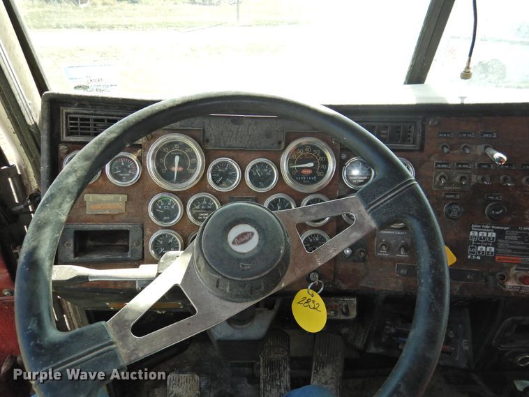 image for item DI0085 1992 Peterbilt 357 grain truck